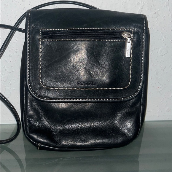 Fossil leather crossbody w/card compartments - Picture 1 of 13